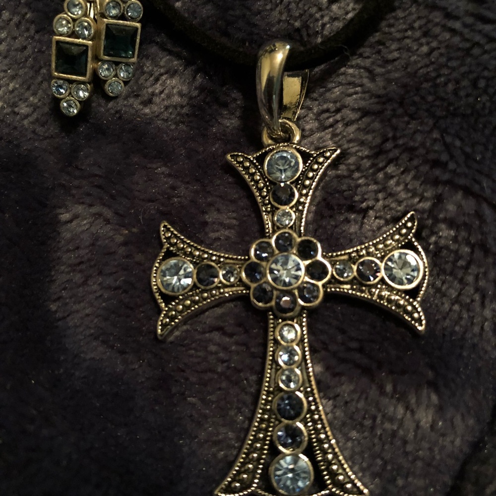 Lia Sophia necklace and earrings